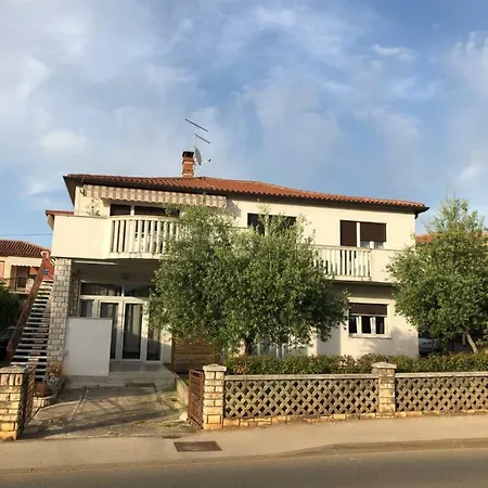 App Lea Apartment